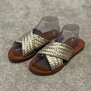 Roxy Braided Metallic Flip Flop Sandals